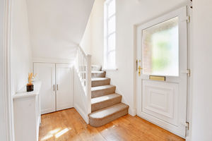 Entrance hall- click for photo gallery